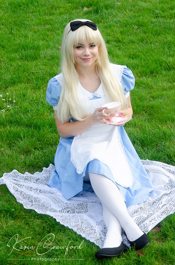 Alice-in-Wonderland-inspired character entertainer for NZ kids parties